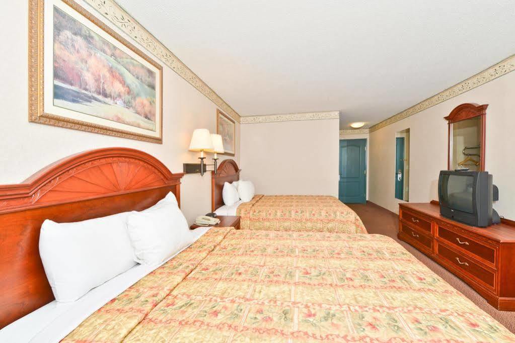 Blisspoint Inn & Suites Marion Eksteriør billede